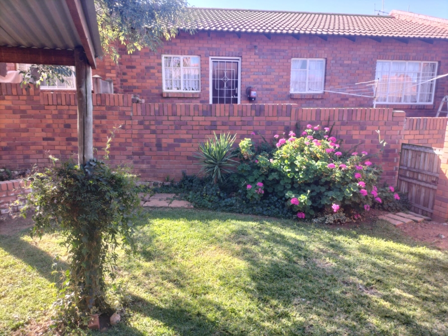 To Let 2 Bedroom Property for Rent in Langenhovenpark Free State